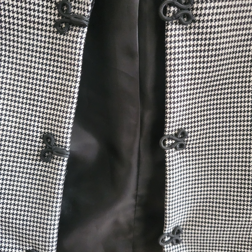 Chic Womens Houndstooth Blazer/ Jacket With Black Velvet Collar - Picture 3 of 6